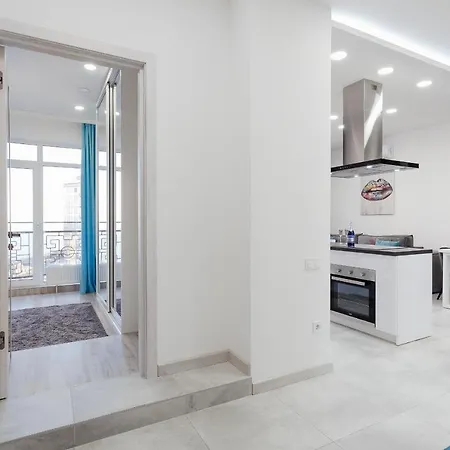 Sea Pearl Apartment *